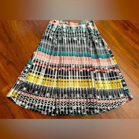 Romeo & Juliet Couture Lace Pleat Skirt , Size Small - Picture 4 of 11